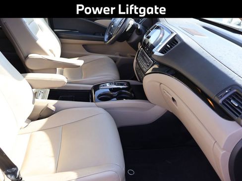 Used 2018 Honda Pilot Touring image 12