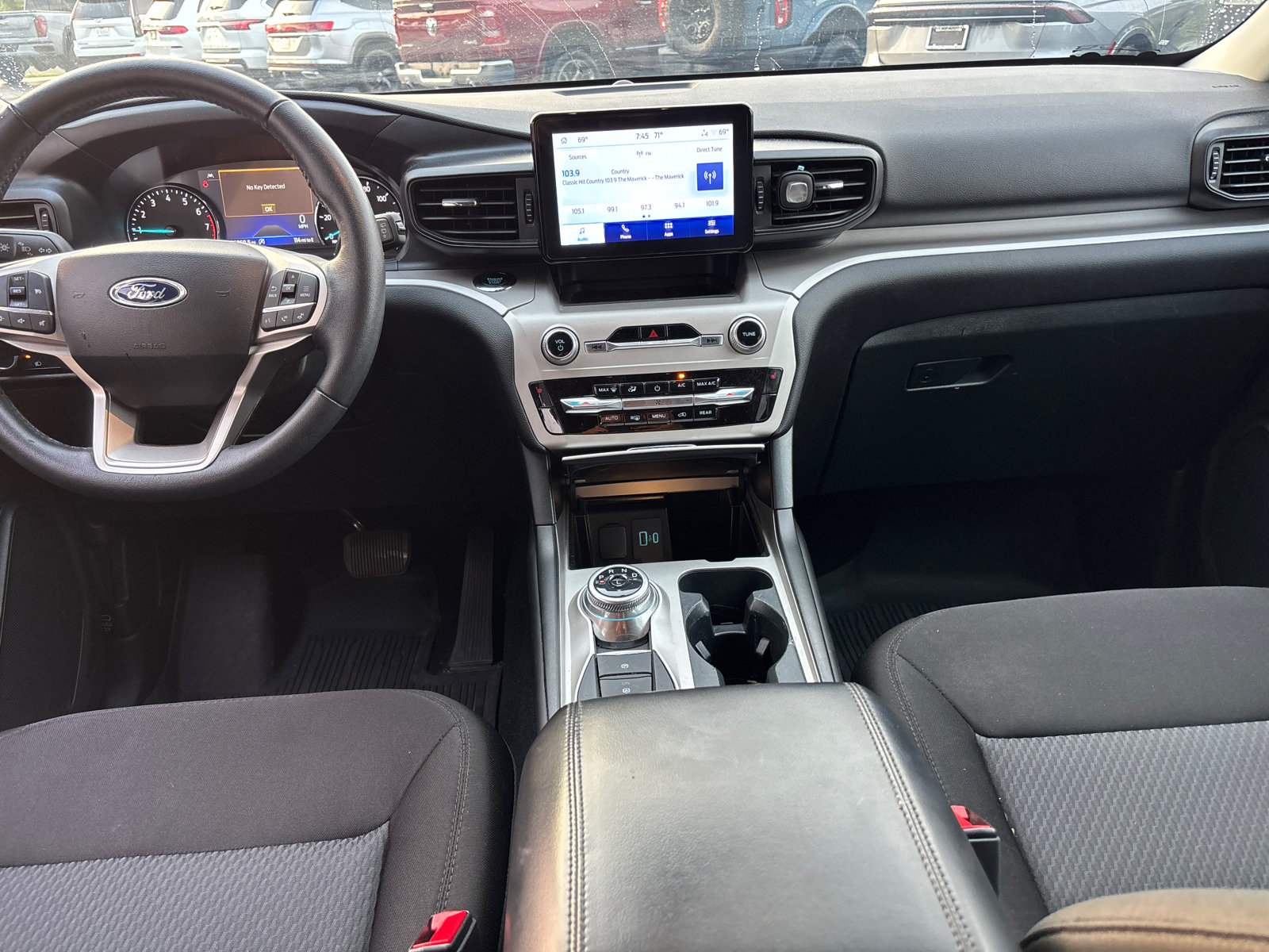 Used 2023 Ford Explorer XLT AWD/4WD image 28