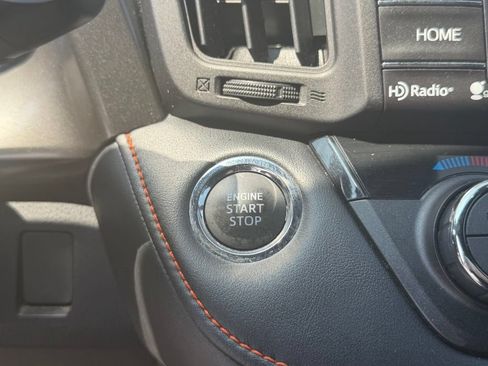 Used 2017 Toyota RAV4 SE FWD image 21