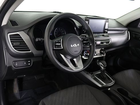 Used 2023 Kia Seltos LX image 24