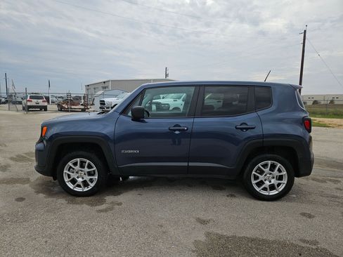 Certified 2023 Jeep Renegade Latitude image 6