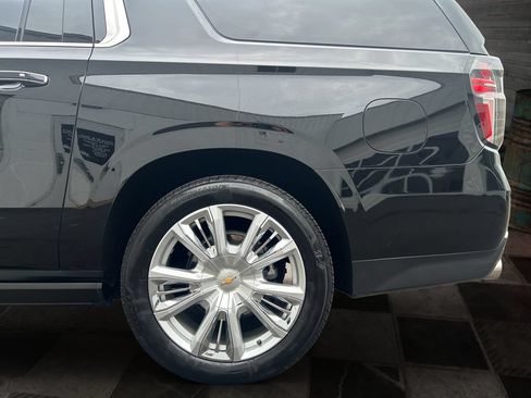 Certified 2024 Chevrolet Suburban High Country AWD/4WD image 10