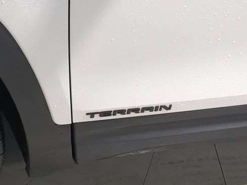 Used 2020 GMC Terrain SLE w/ Driver Convenience Package FWD image 16