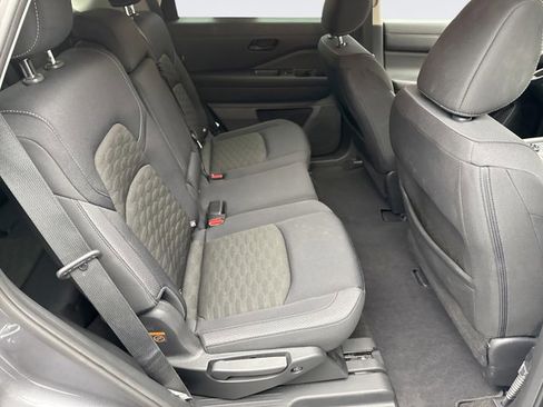 Used 2023 Nissan Pathfinder SV w/ Black Appearance Package image 17