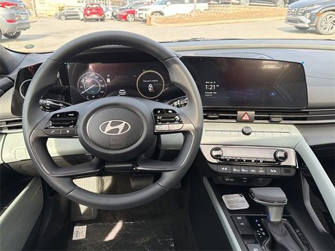 New 2026 Hyundai Elantra Limited image 22