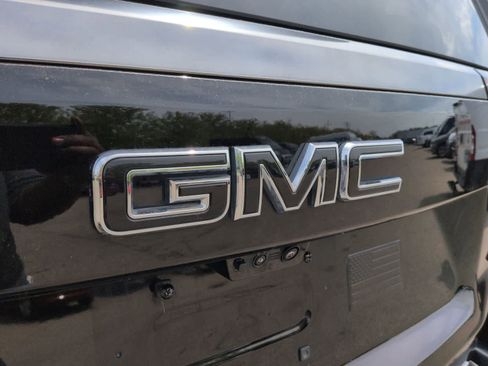 Used 2025 GMC Yukon AT4 w/ AT4 Premium Plus Package AWD/4WD image 12