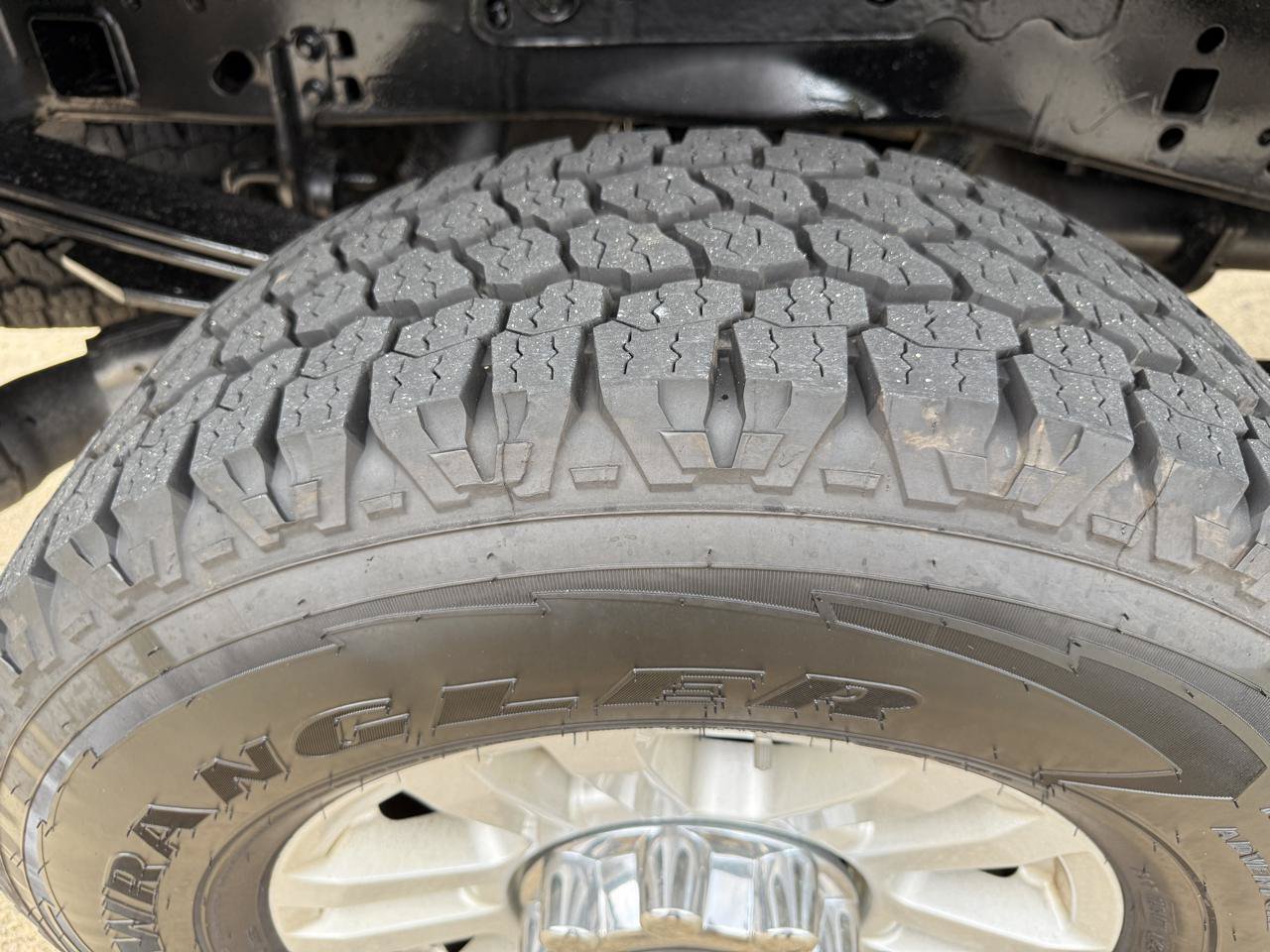 Used 2017 Ford F250 XLT w/ FX4 Off-Road Package AWD/4WD image 9