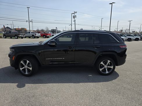 Certified 2023 Jeep Grand Cherokee Limited w/ Luxury Tech Group II image 23