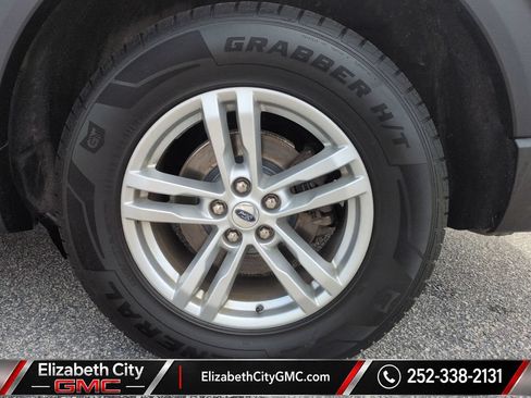 Used 2023 Ford Explorer XLT AWD/4WD image 22