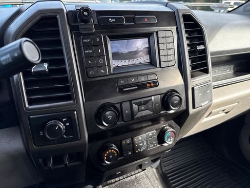 Used 2022 Ford F350 XL w/ Power Equipment Group image 17
