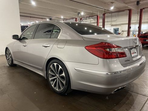 Used 2012 Hyundai Genesis 5.0 R-Spec image 6