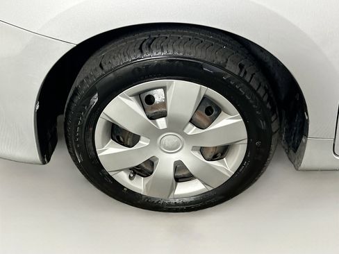 Used 2011 Toyota Matrix image 11