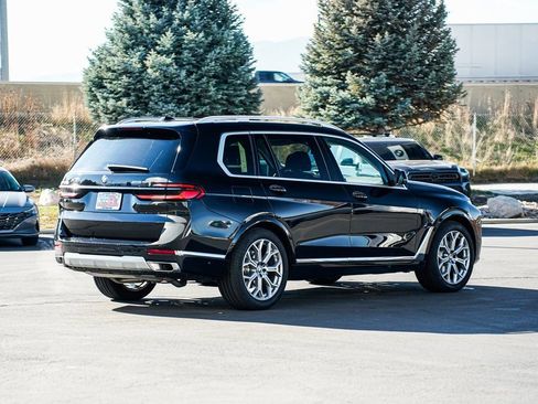 Used 2026 BMW X7 xDrive40i w/ Premium Package image 5