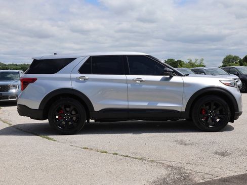 Used 2022 Ford Explorer ST w/ Equipment Group 401A AWD/4WD image 7