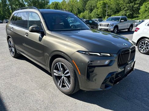 Certified 2025 BMW X7 xDrive40i w/ M Sport Package AWD/4WD image 8