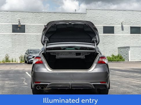 Used 2020 Toyota Camry SE FWD image 10