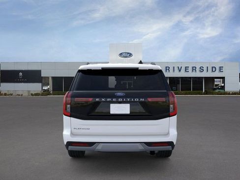 New 2026 Ford Expedition Platinum image 5