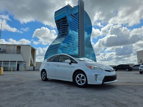 Used 2013 Toyota Prius Four image 13