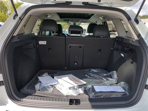 New 2025 Volkswagen Taos SEL image 9