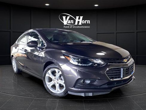 Used 2017 Chevrolet Cruze Premier image 34