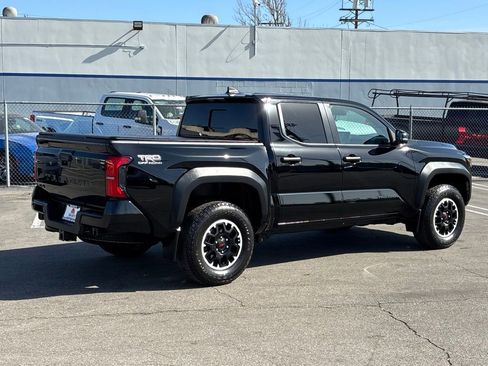 Used 2024 Toyota Tacoma TRD Off-Road image 4