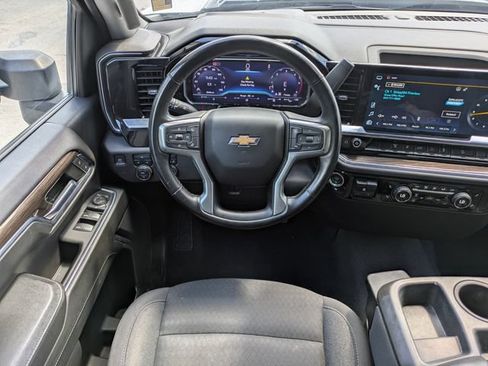 Used 2024 Chevrolet Silverado 2500 LT AWD/4WD image 17
