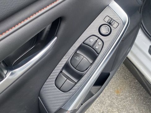 New 2025 Nissan Sentra SR w/ Midnight Edition image 13