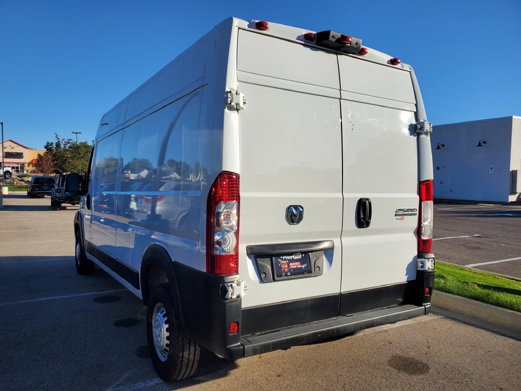 Used 2026 RAM ProMaster 2500 w/ Convenience Group FWD image 3