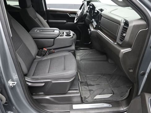 Used 2023 Chevrolet Silverado 1500 LT AWD/4WD image 7