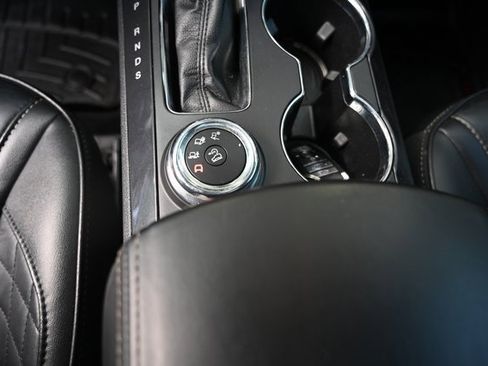 Used 2019 Ford Explorer Platinum image 22