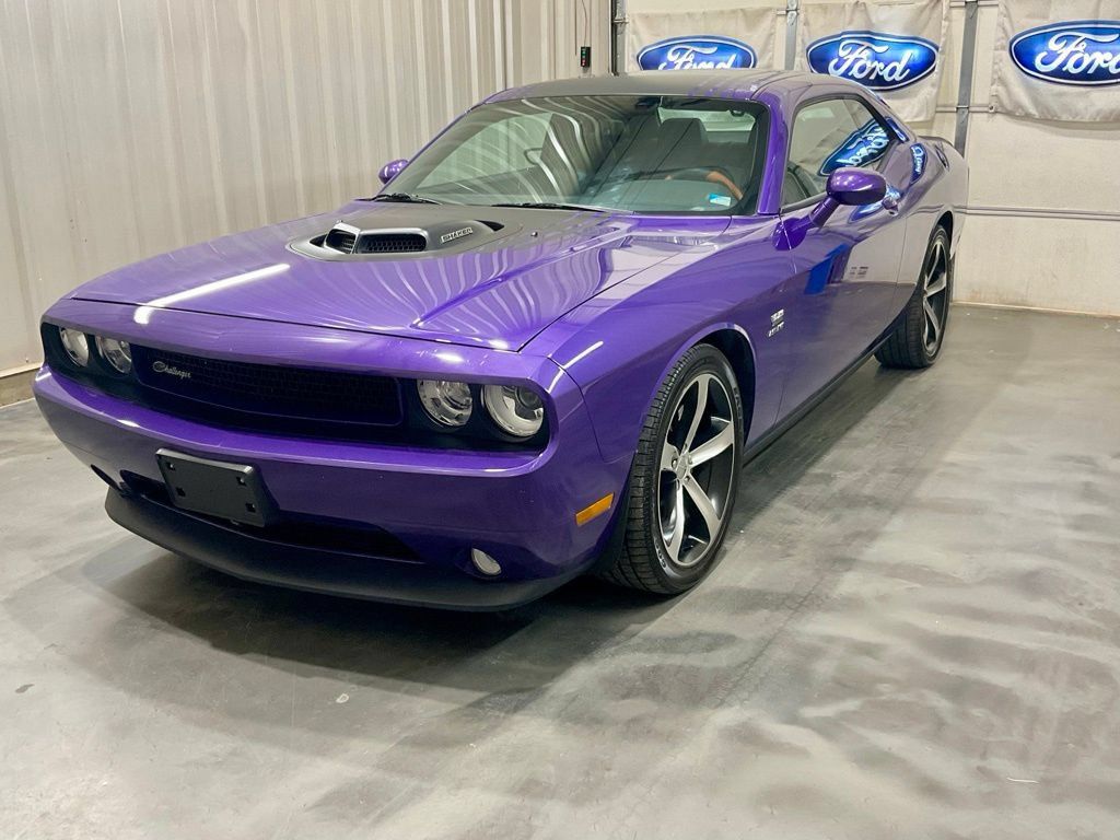 Used 2014 Dodge Challenger R/T RWD image 5