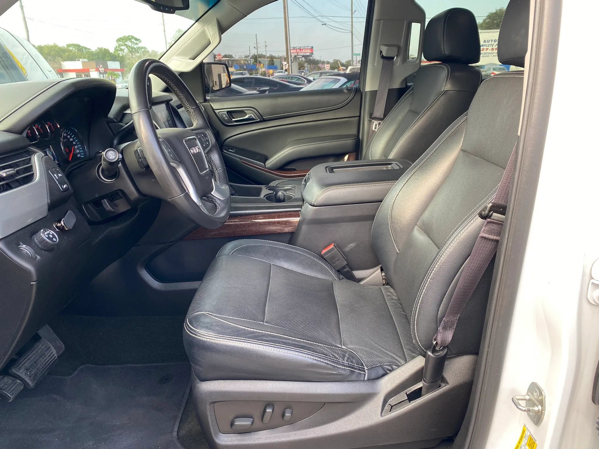 Used 2017 GMC Yukon SLE w/ Convenience Package RWD image 14