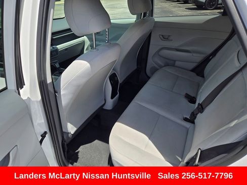 Used 2025 Hyundai Kona SEL FWD image 14