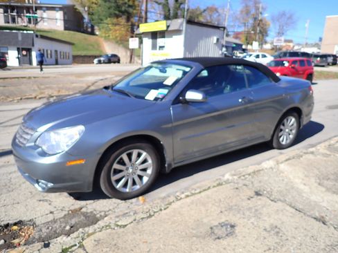 Used 2010 Chrysler Sebring Touring image 10