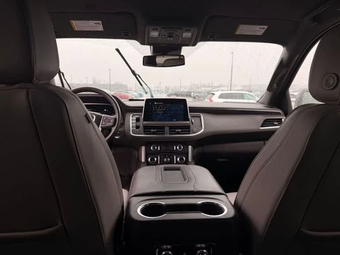 Used 2023 GMC Yukon XL SLT w/ SLT Luxury Package image 21