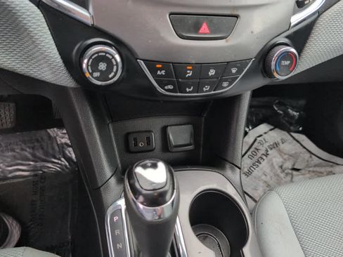 Used 2019 Chevrolet Cruze LS image 10