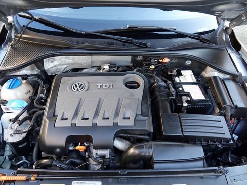 Used 2012 Volkswagen Passat TDI SE FWD image 98