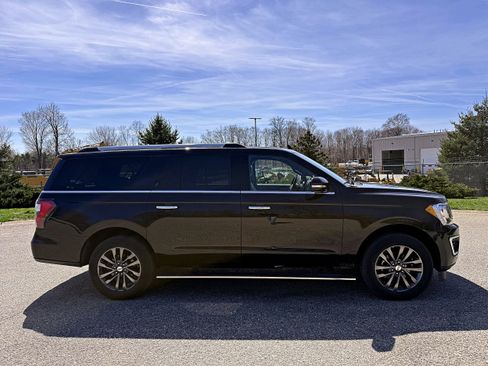 Used 2021 Ford Expedition Max Limited image 10
