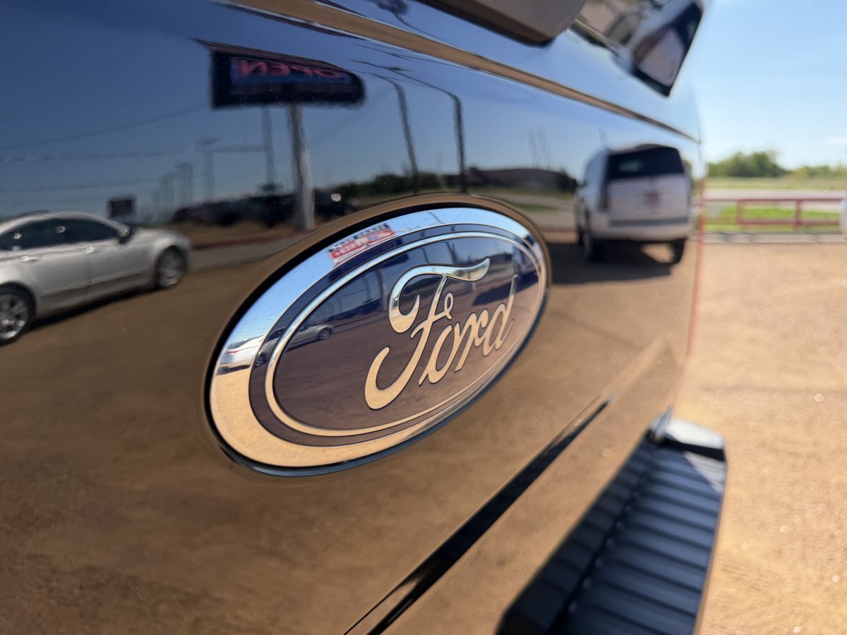 Used 2016 Ford F150 XLT w/ Equipment Group 302A Luxury RWD image 13