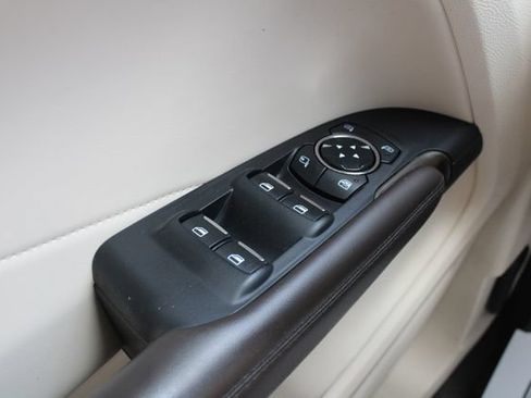 Used 2015 Lincoln MKC AWD w/ Equipment Group 101A Select image 8