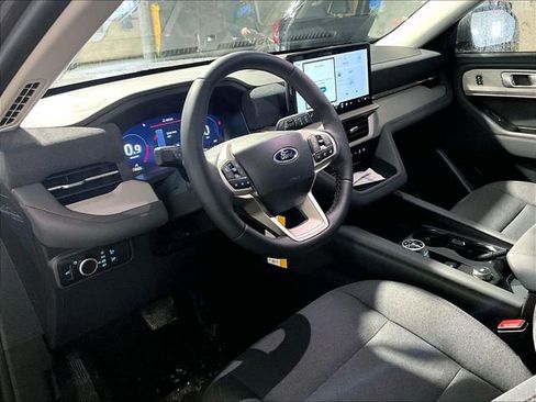 New 2026 Ford Explorer Active image 7