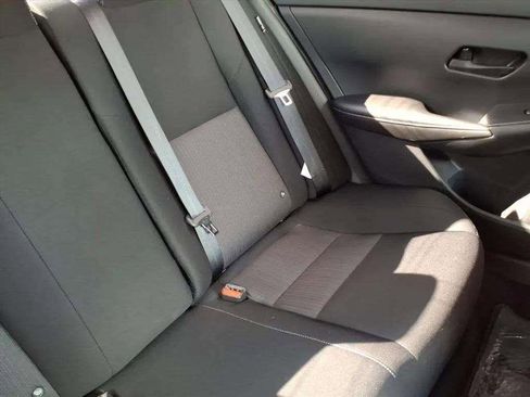 Used 2024 Nissan Sentra SV image 18