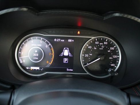 New 2025 Nissan Versa SR w/ Trunk Package image 12