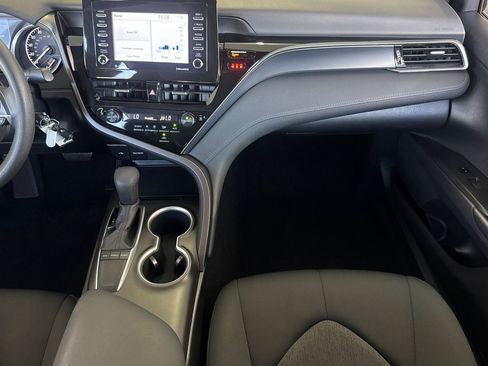 Used 2022 Toyota Camry LE FWD image 29
