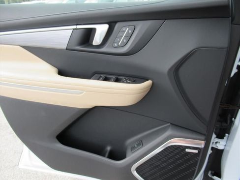 New 2026 Buick Enclave Preferred w/ Power Package image 19