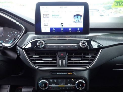 Certified 2022 Ford Escape SEL w/ SEL Stealth AWD Package image 28