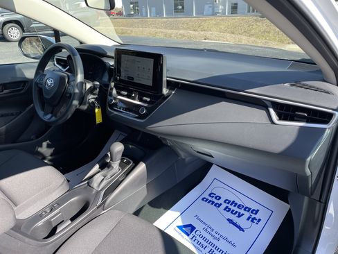 Used 2025 Toyota Corolla LE image 22