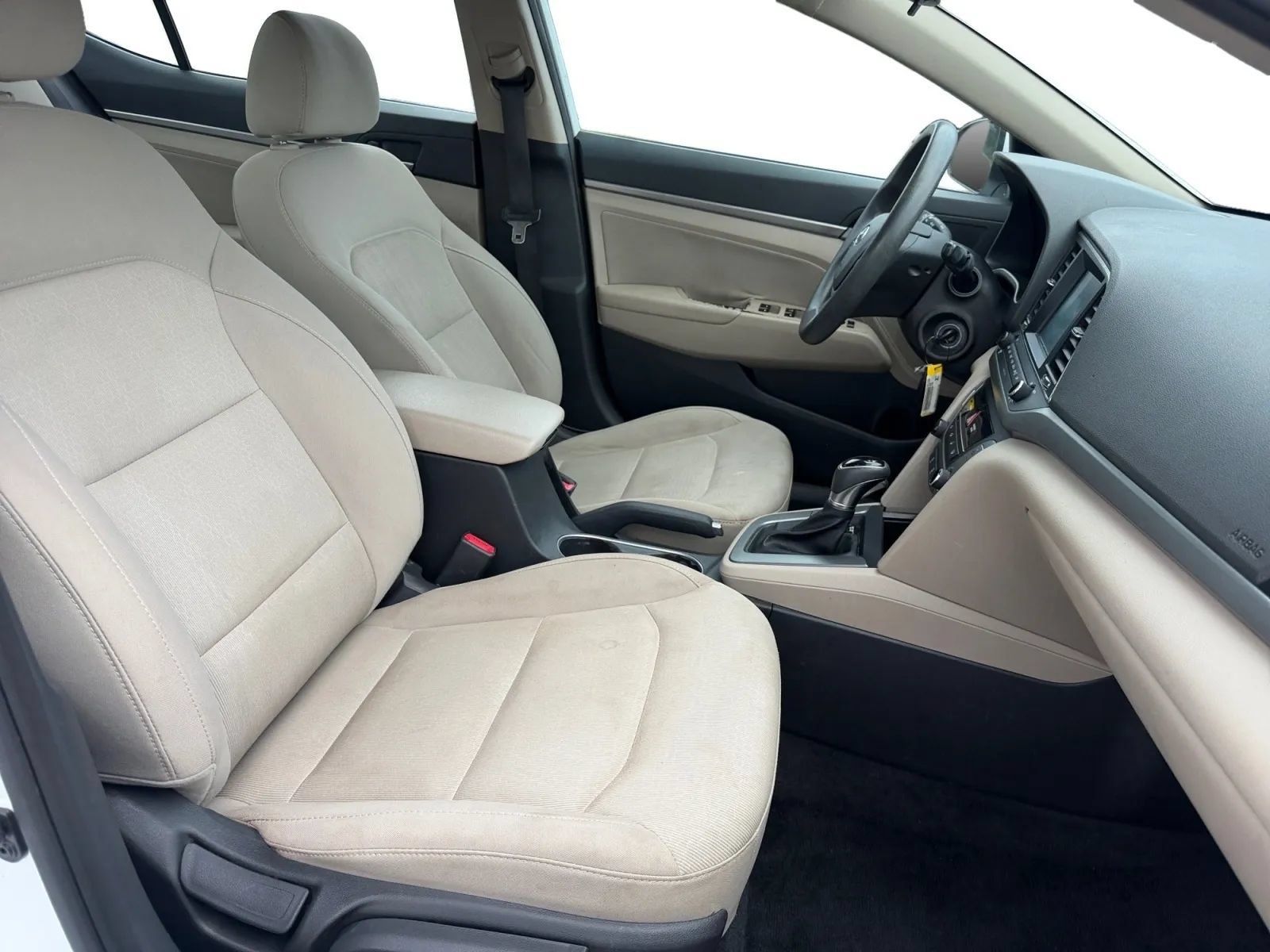 Used 2017 Hyundai Elantra SE FWD image 16