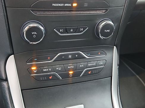 Used 2016 Ford Edge SEL w/ Equipment Group 201A image 28