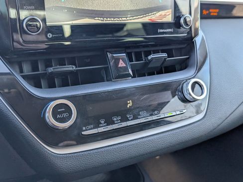 Used 2021 Toyota Corolla LE image 16